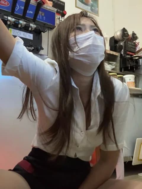 Cherry520 Cam Archive - January 13, 2026 07:54 (36min)