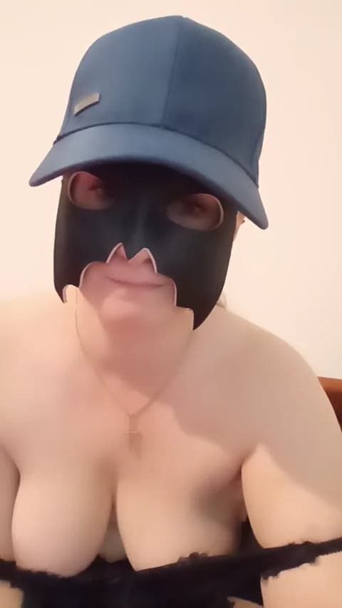 Elina94 Cam Archive - January 12, 2026 10:30 (73min)