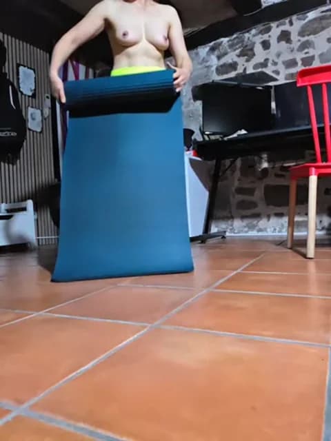 Lina_lou4 Cam Archive - January 17, 2026 19:30 (34min)