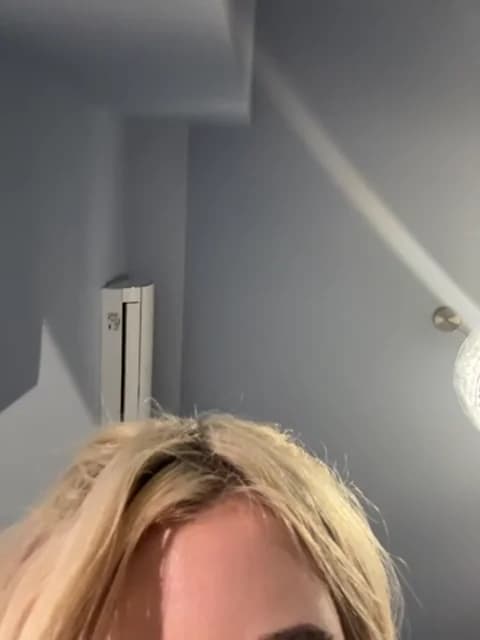 Steffi_Snowbunny Cam Archive - January 11, 2026 23:30 (30min)