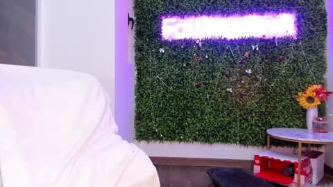 hotfallingdevil Cam Archive - January 28, 2026 10:13 (92min)