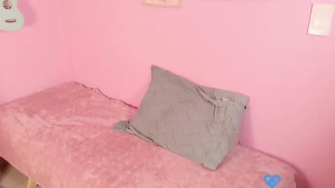 little_effy18_ Cam Archive - January 15, 2026 04:35 (30min)