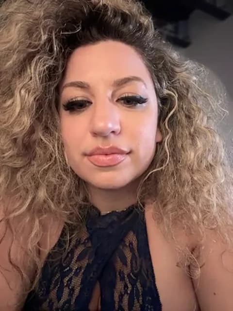 miamellycious Cam Archive - January 18, 2026 22:09 (40min)